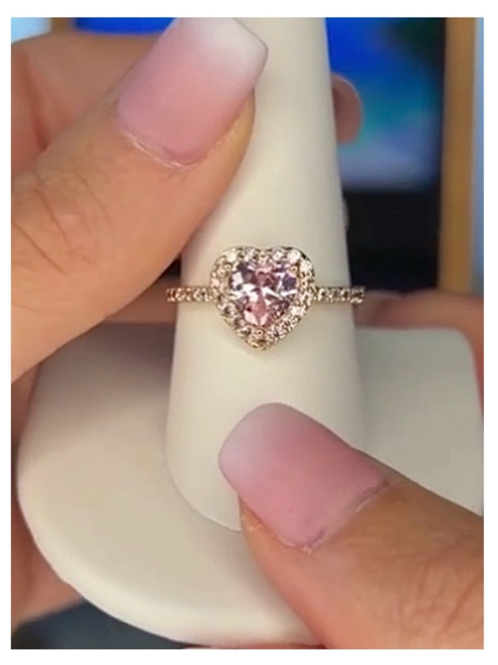 859. NWT PRETTY BIRD Tarnish-Proof Gold Sparkling Ring w/Pink Heart - Sz 9